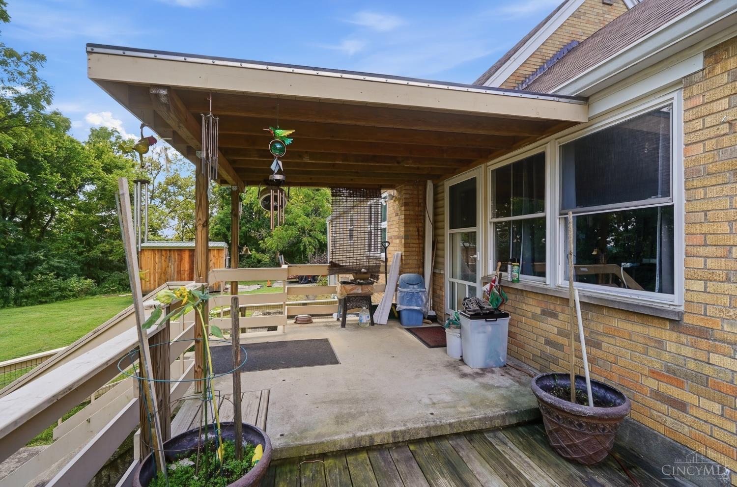 5585 Springdale Road