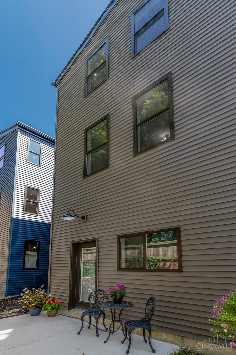 4251 Chambers Street