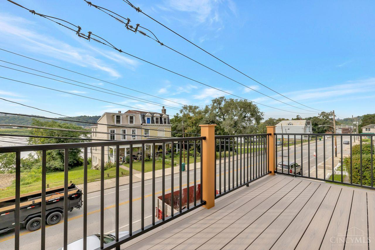 2114 Riverside Drive