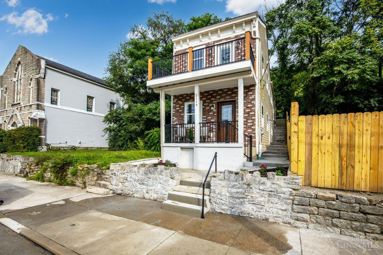 2114 Riverside Drive
