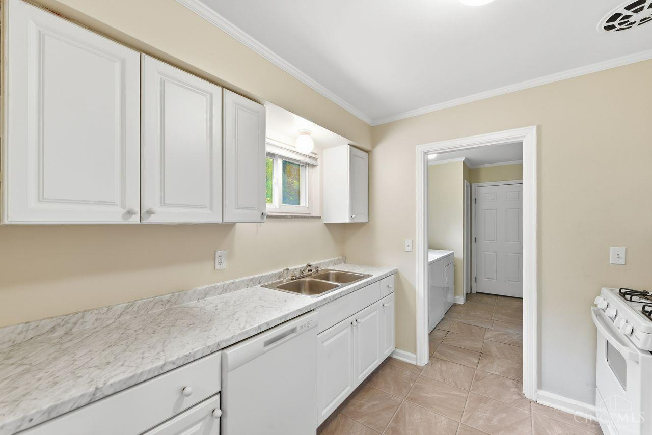 6908 Rob Vern Drive