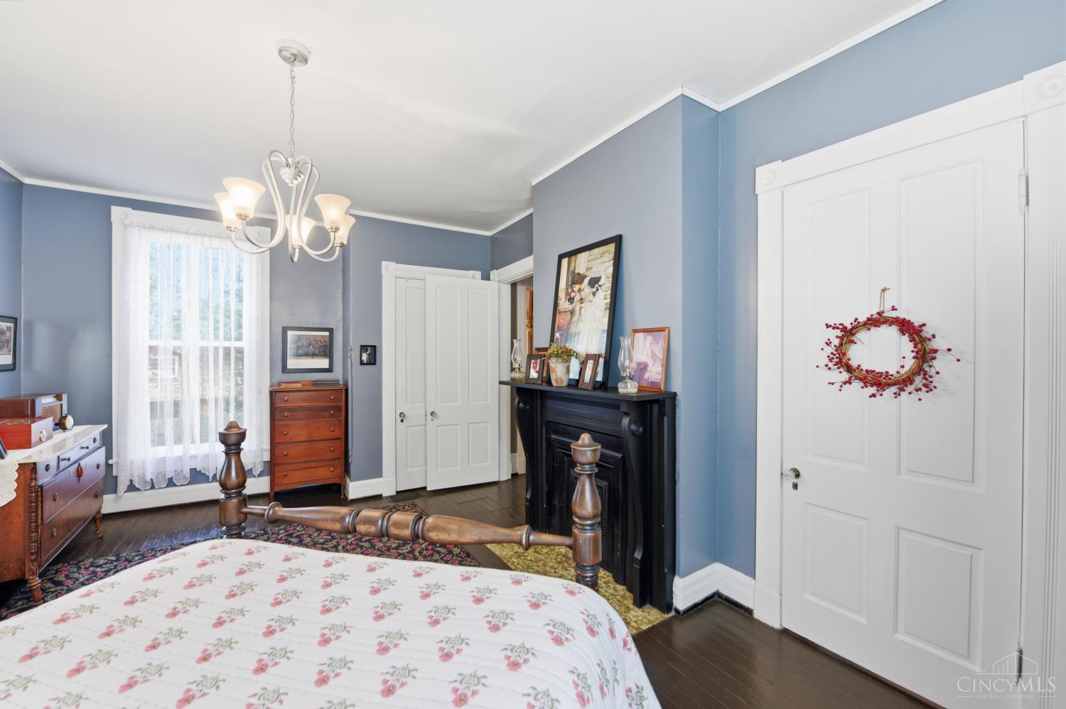 1505 Aster Place
