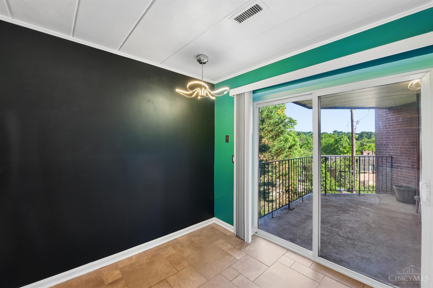880 Rue De La Paix Unit: A5