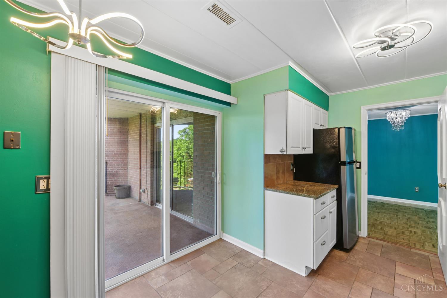 880 Rue De La Paix Unit: A5