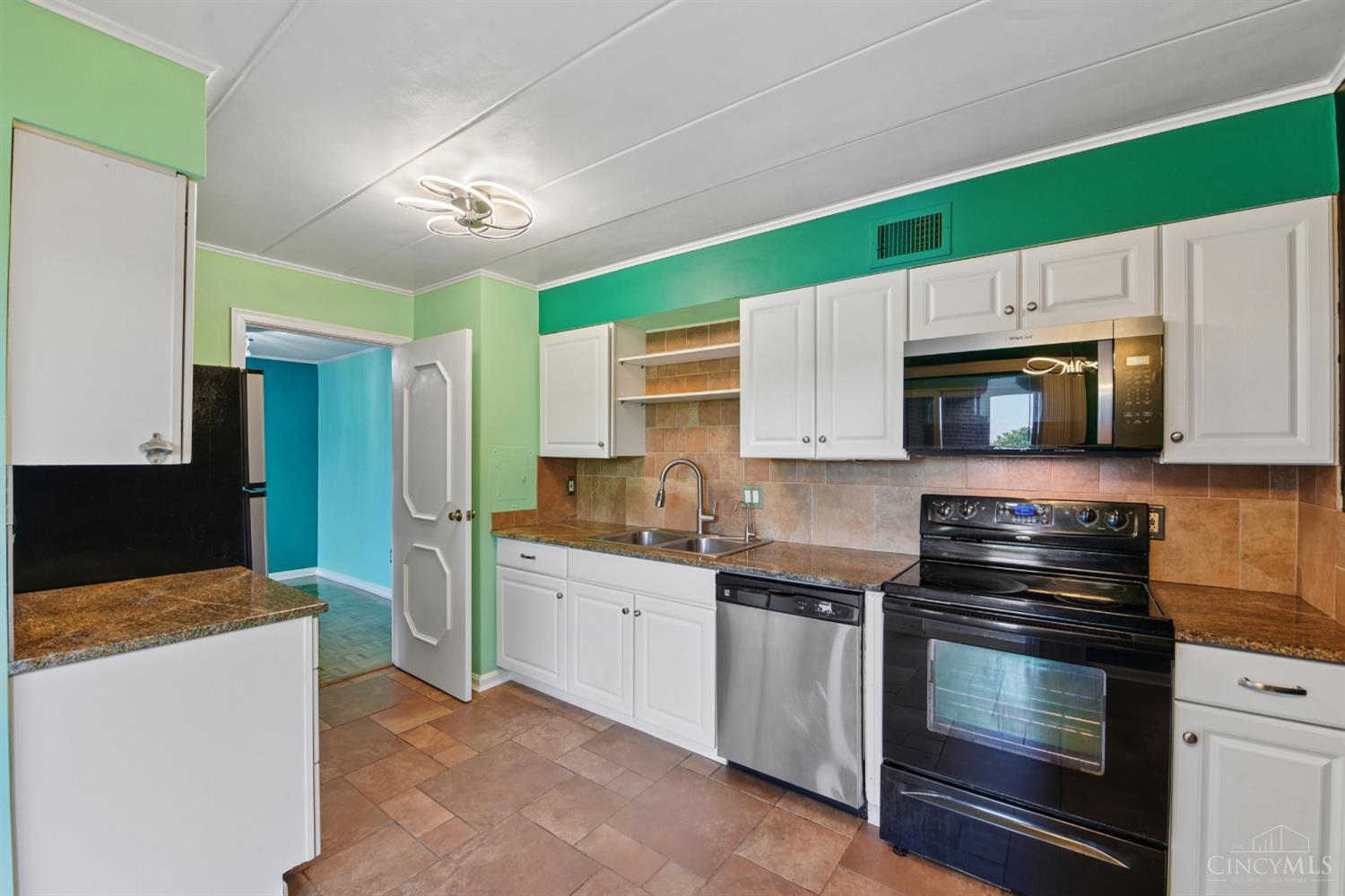 880 Rue De La Paix Unit: A5
