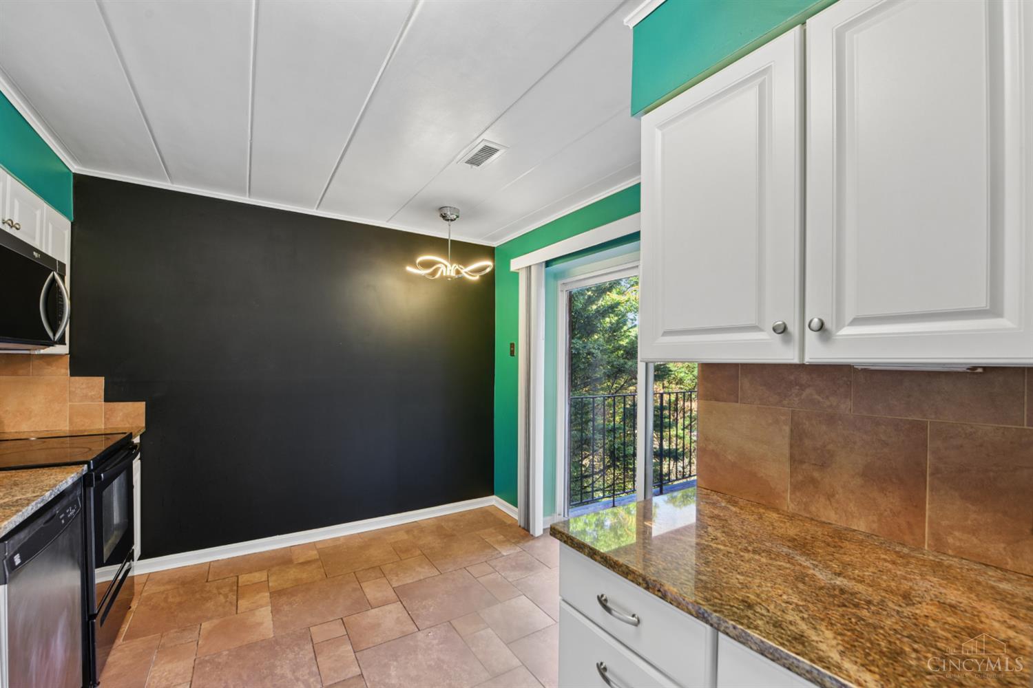 880 Rue De La Paix Unit: A5