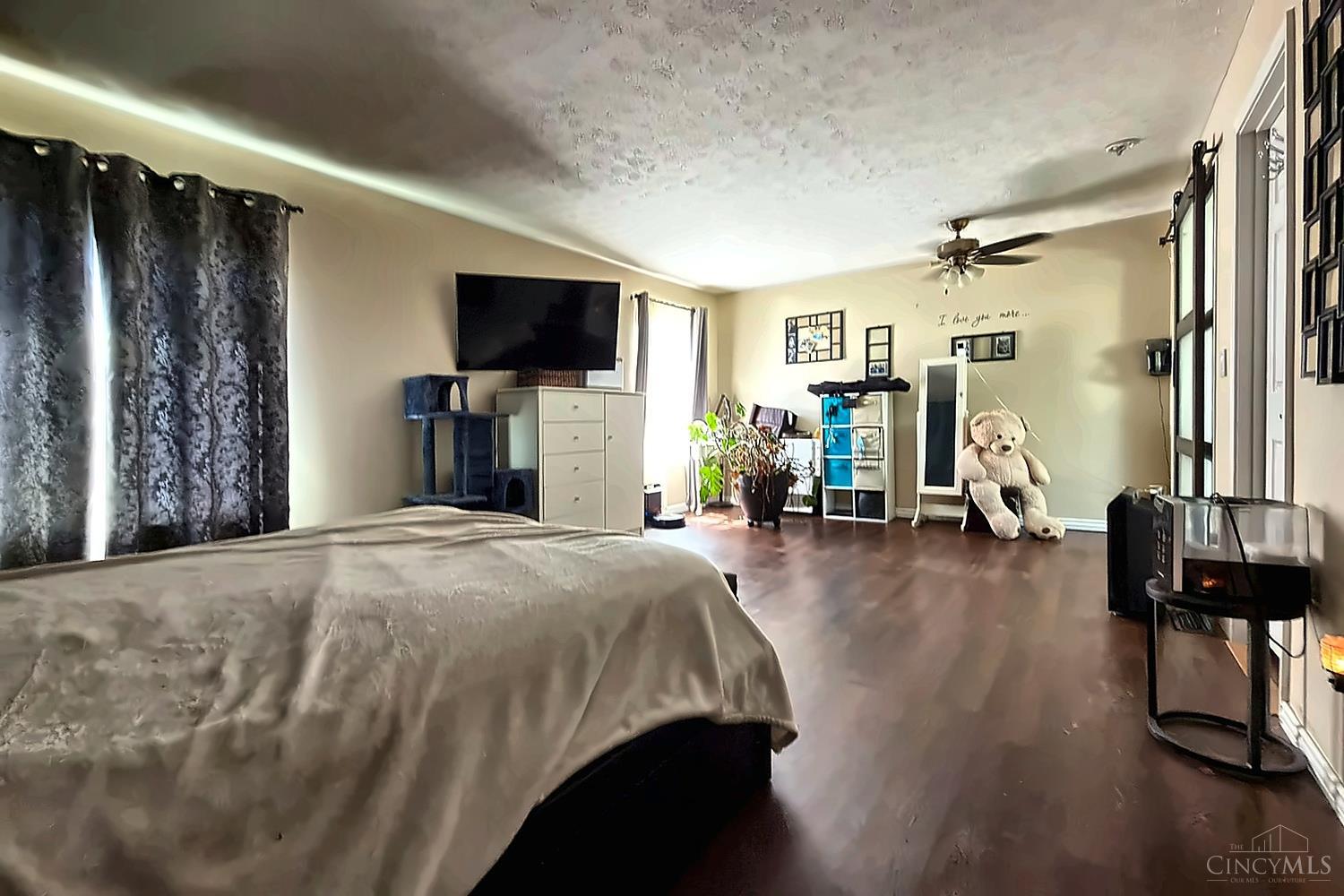 5391 Dickens Drive