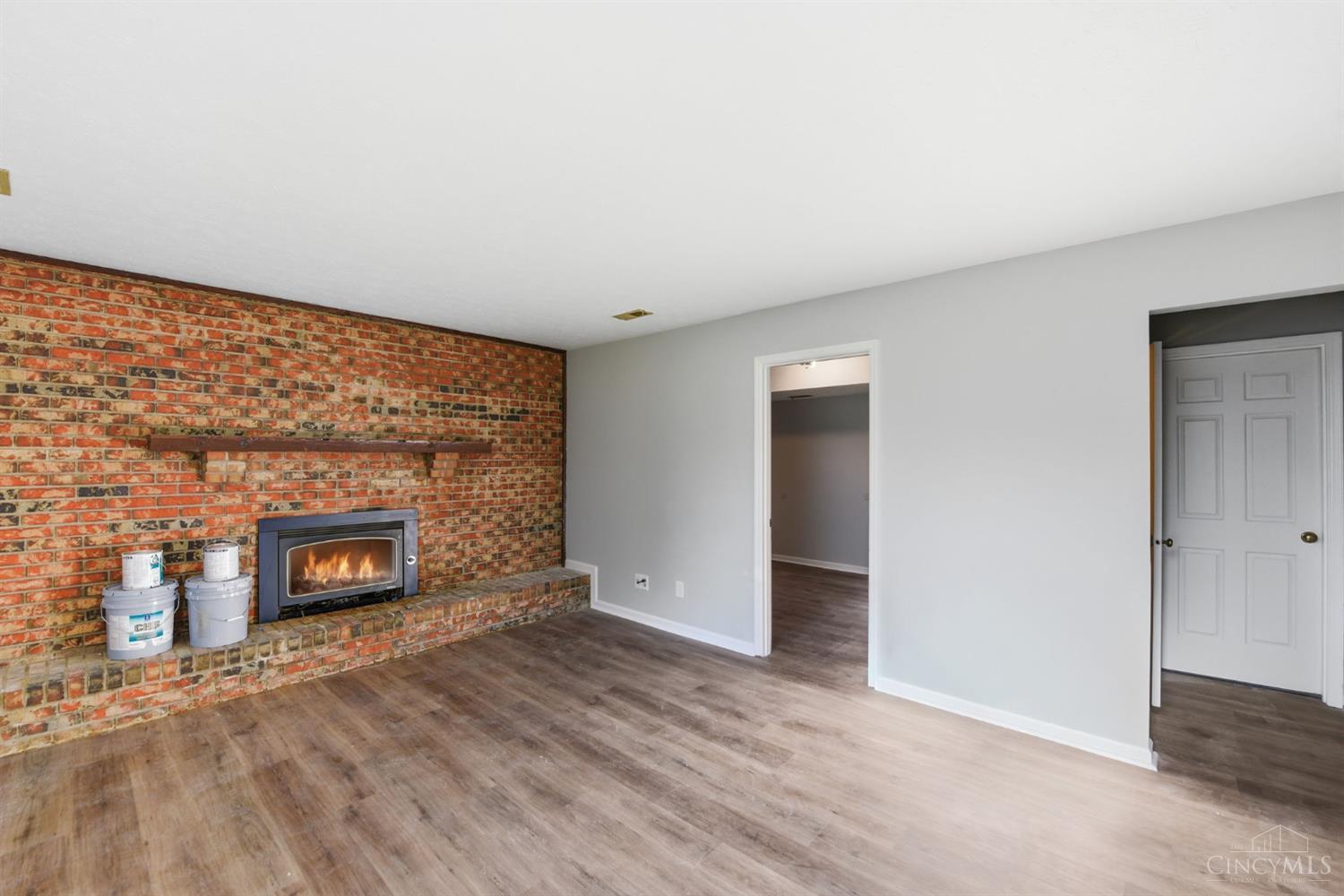 6200 Benzing Drive
