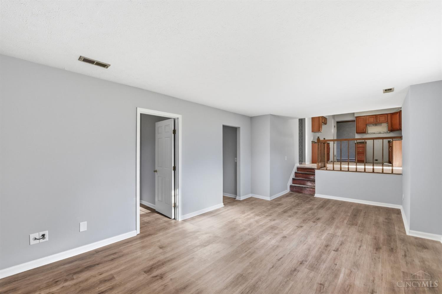 6200 Benzing Drive