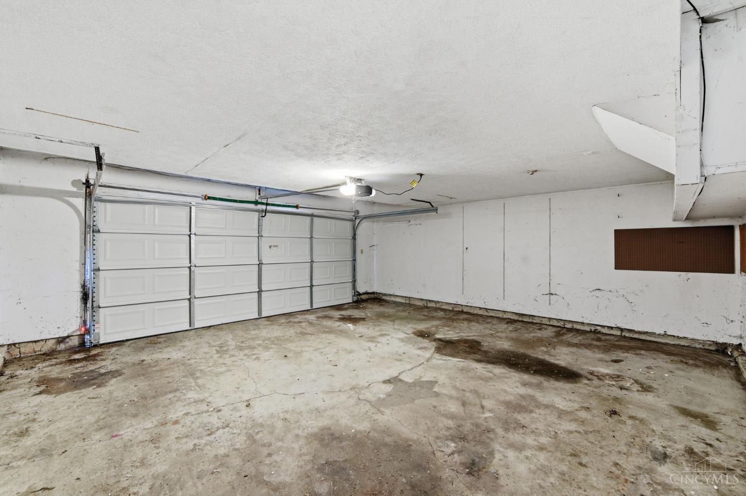 6200 Benzing Drive