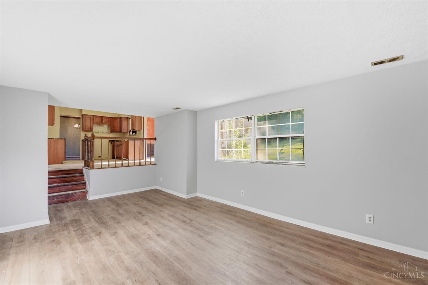 6200 Benzing Drive