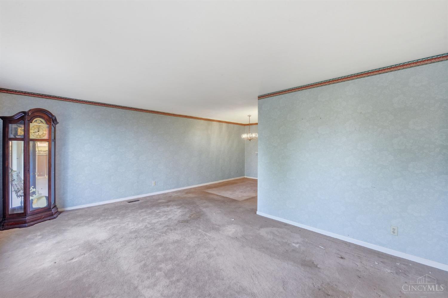 6200 Benzing Drive