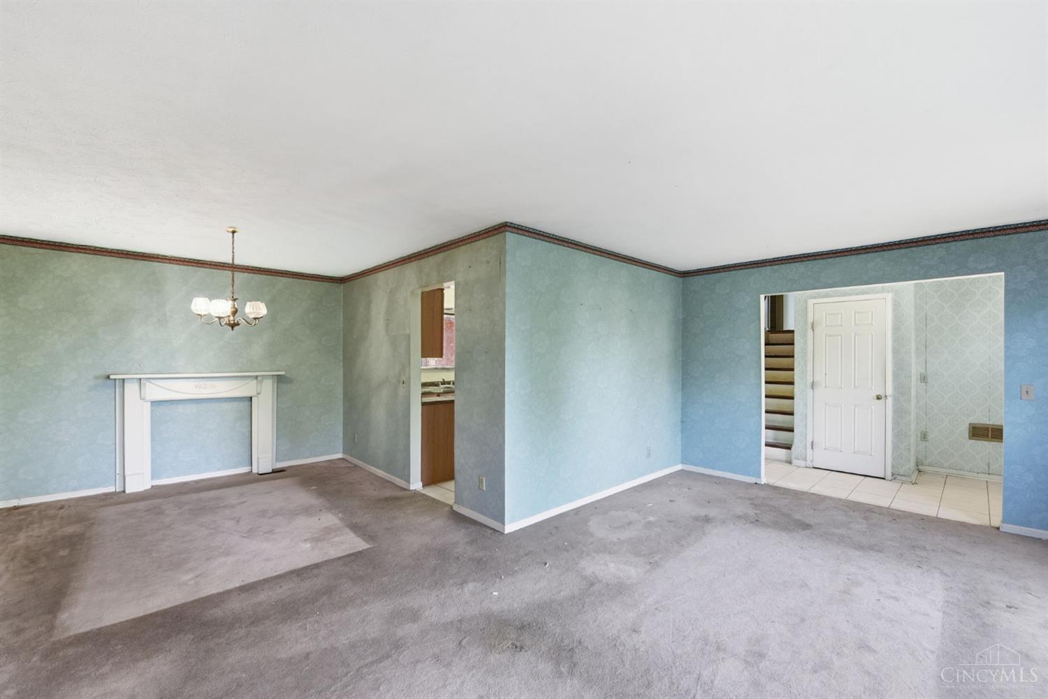 6200 Benzing Drive