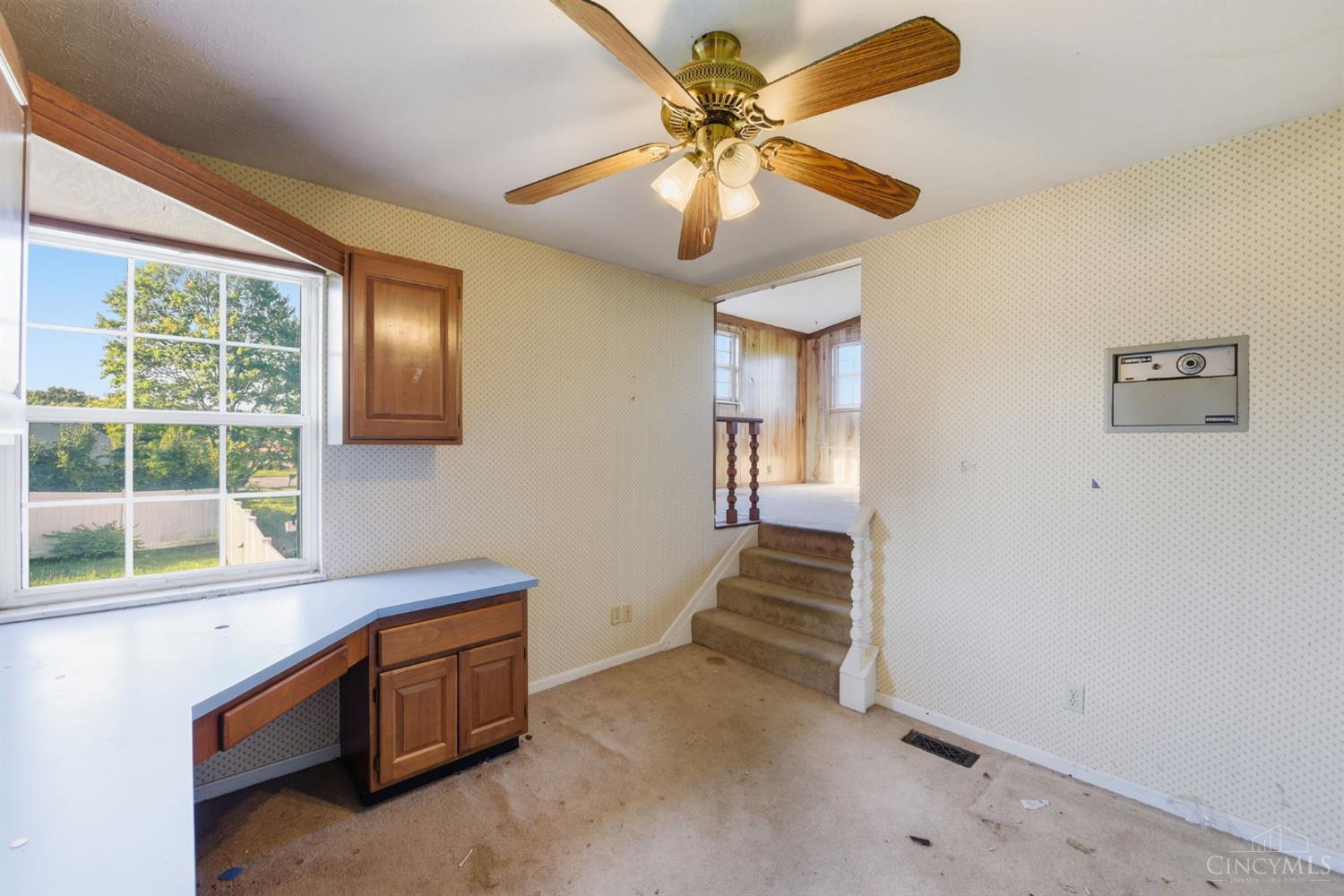 6200 Benzing Drive