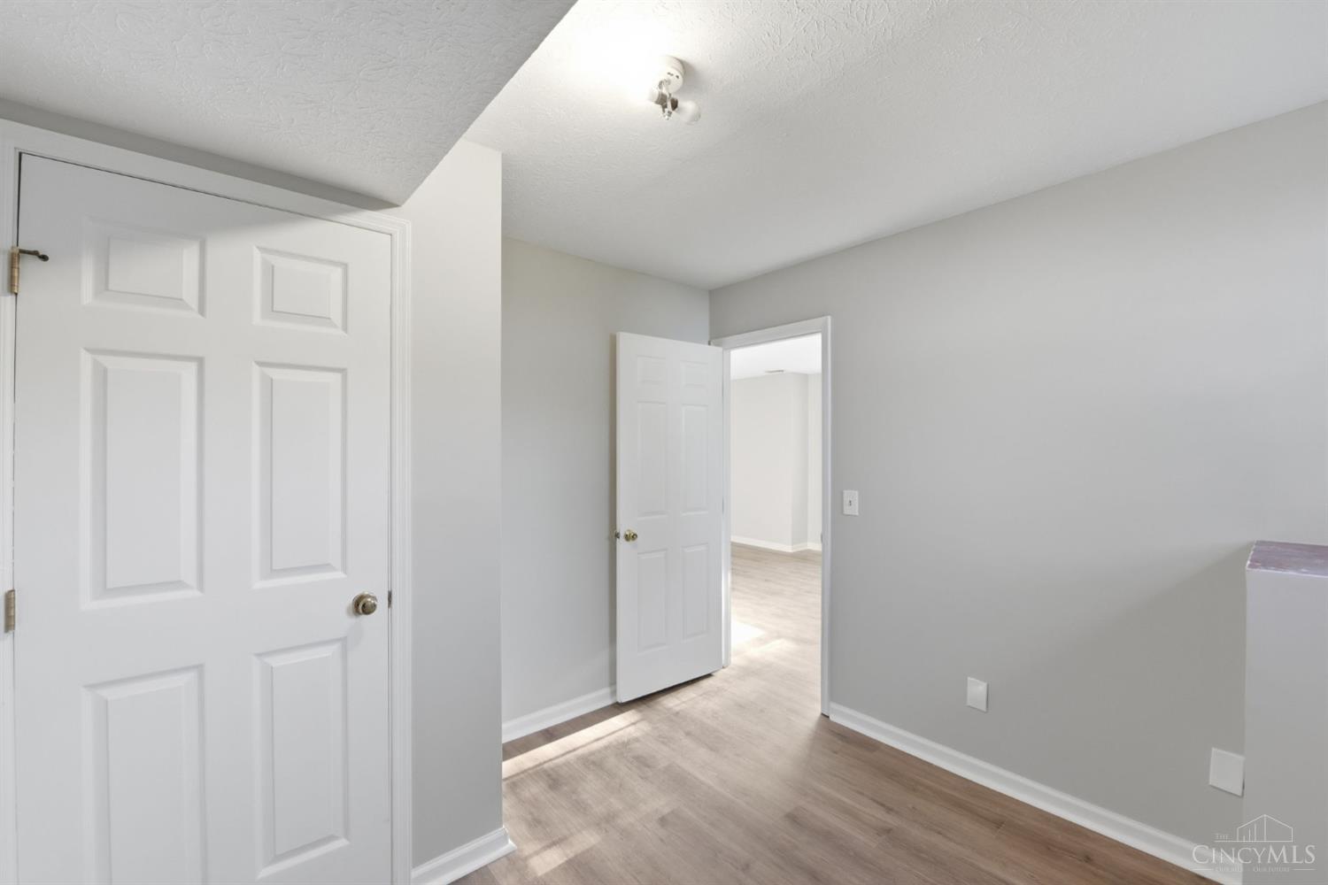 6200 Benzing Drive