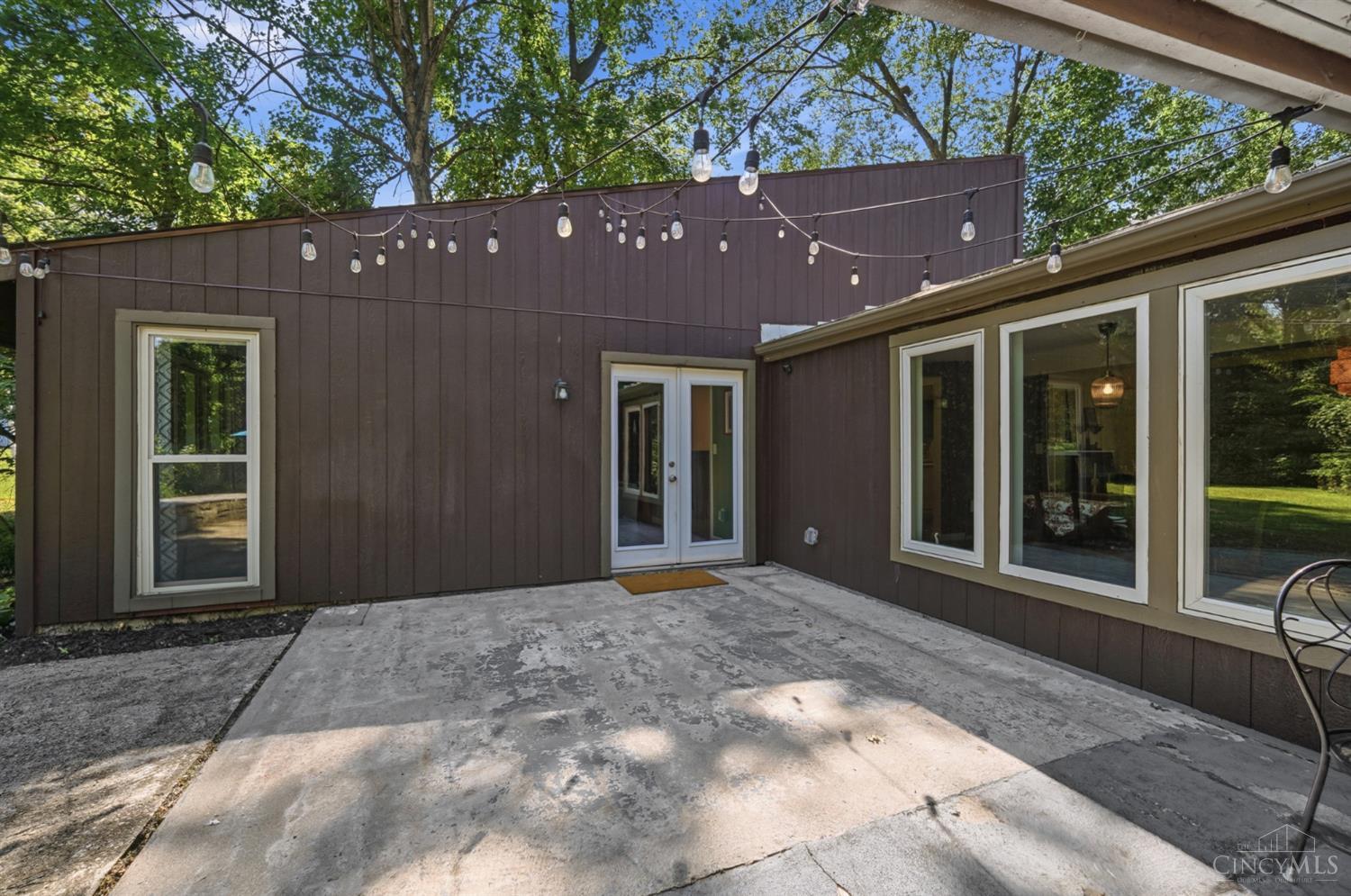 9084 Arrowhead Court