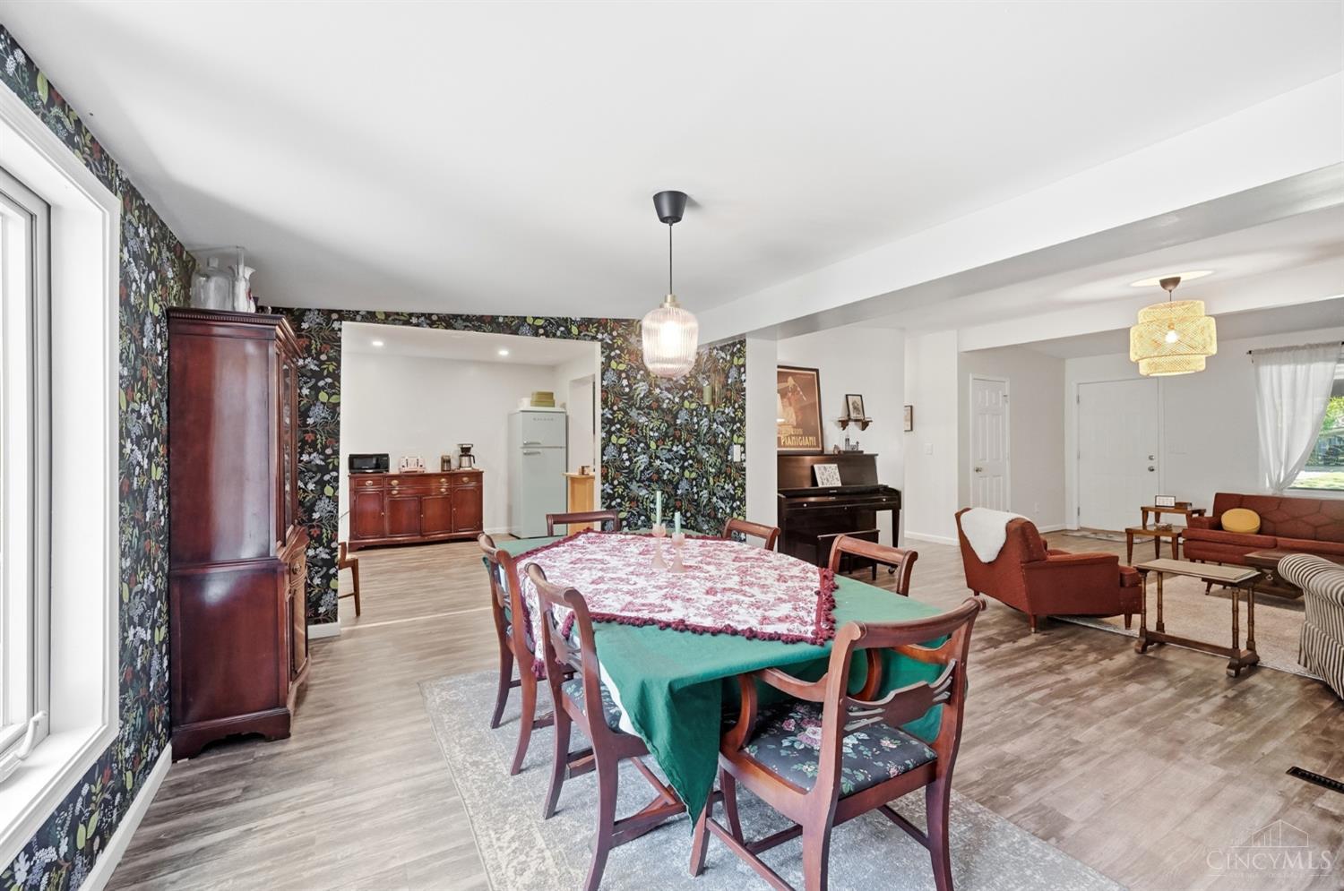 9084 Arrowhead Court