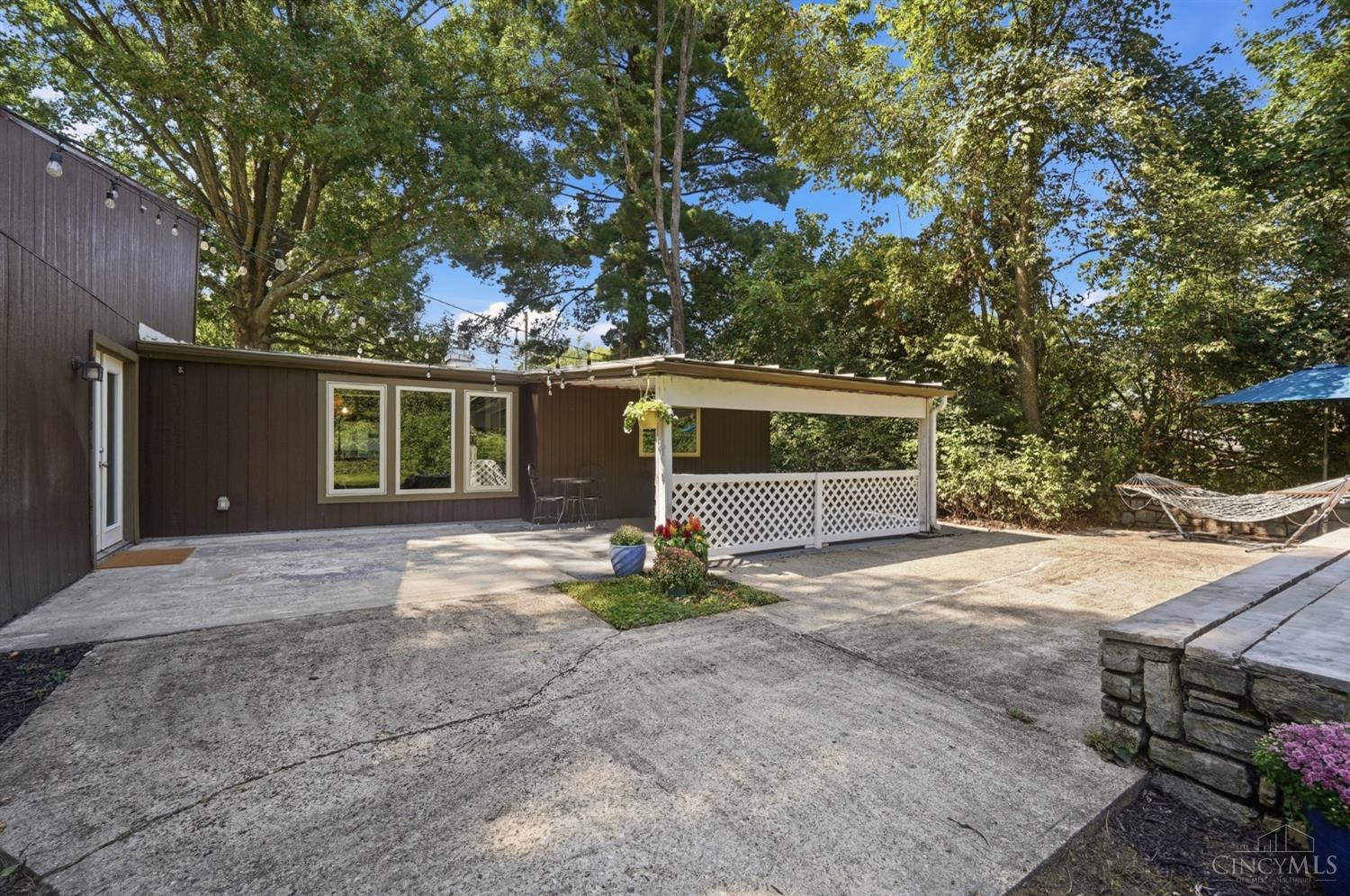 9084 Arrowhead Court