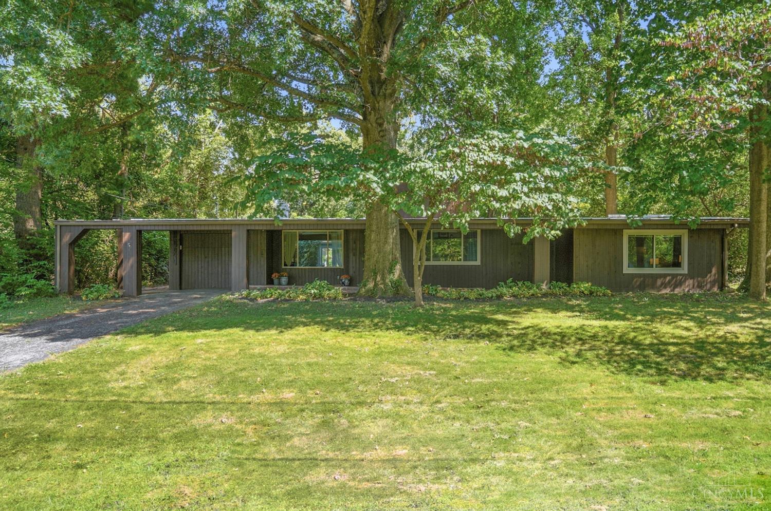 9084 Arrowhead Court