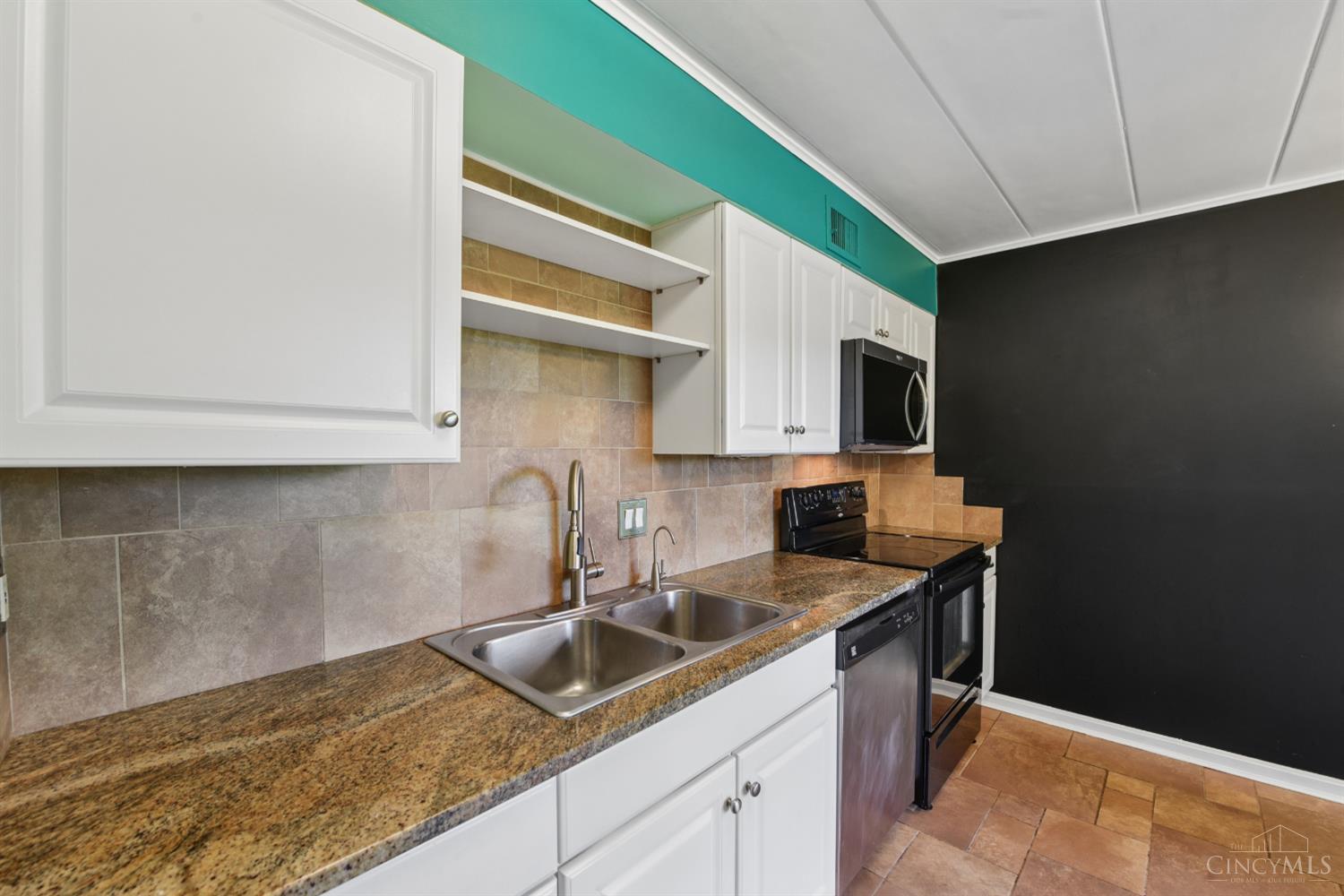 880 Rue De La Paix Unit: A5