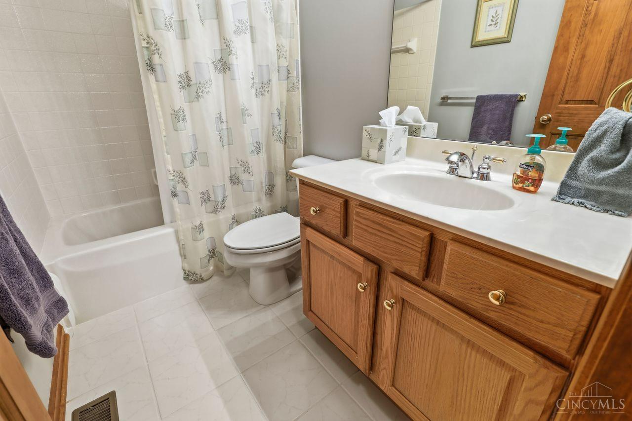 5638 Glenbrook Court