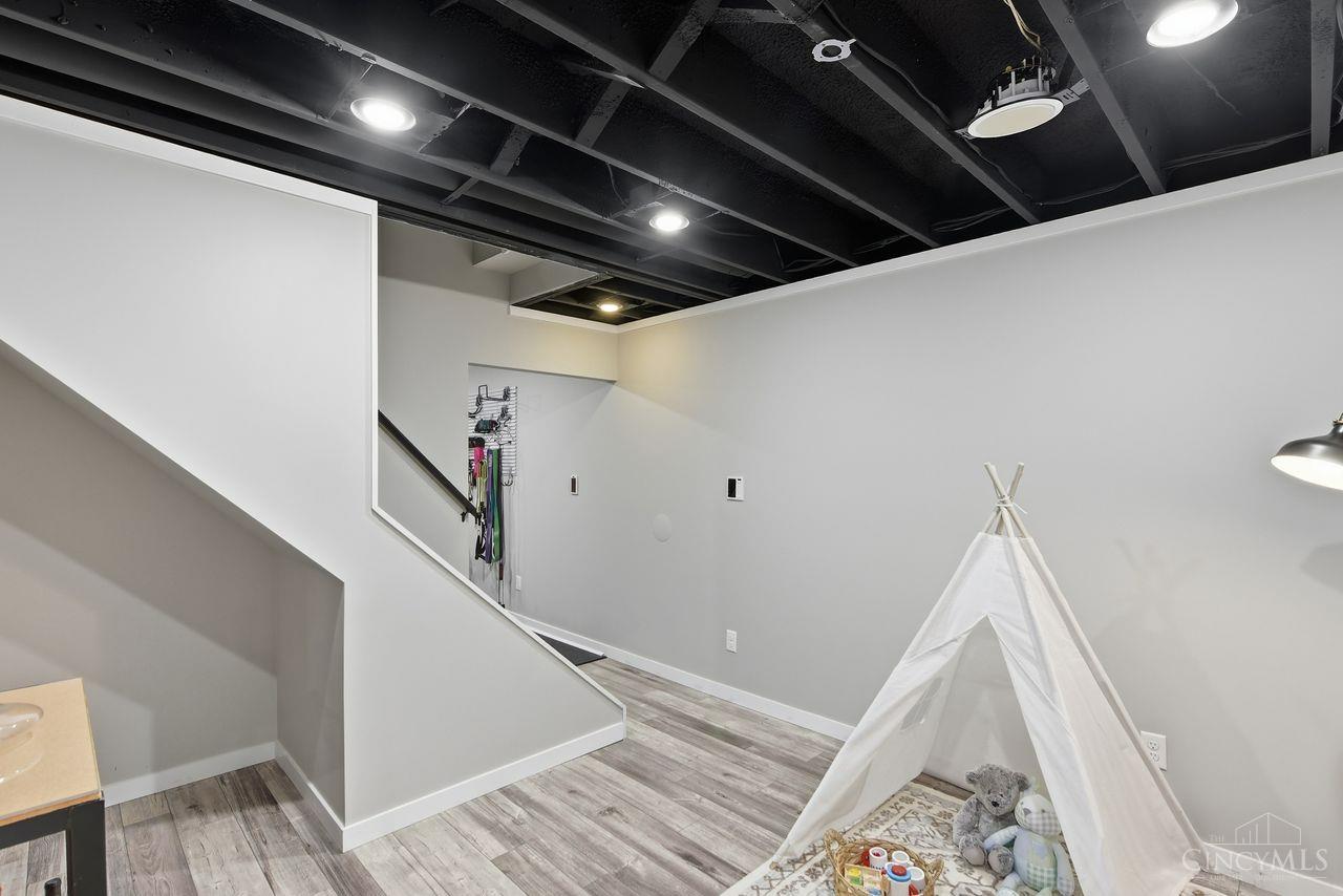 9985 Meadow Hills Drive