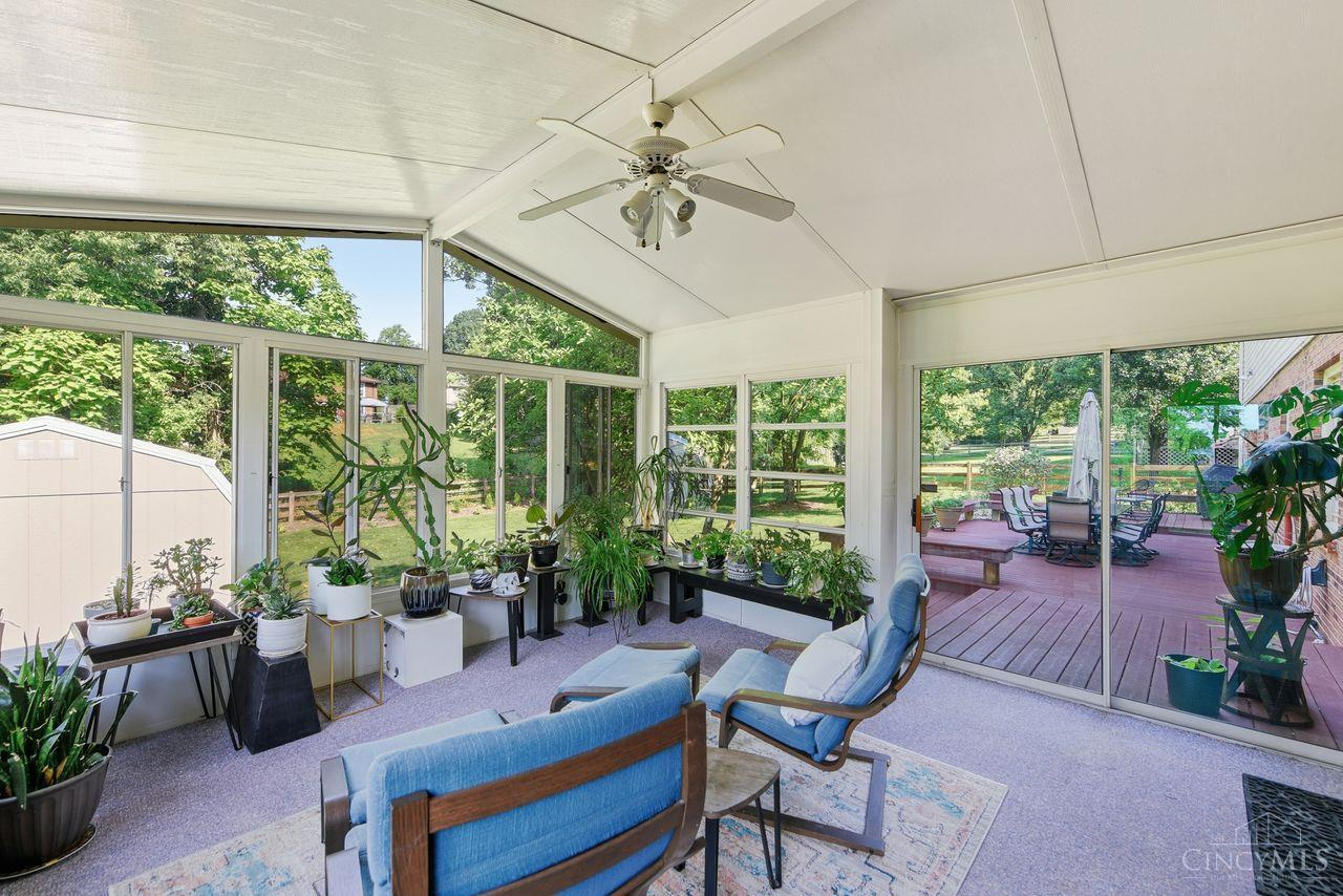 9985 Meadow Hills Drive