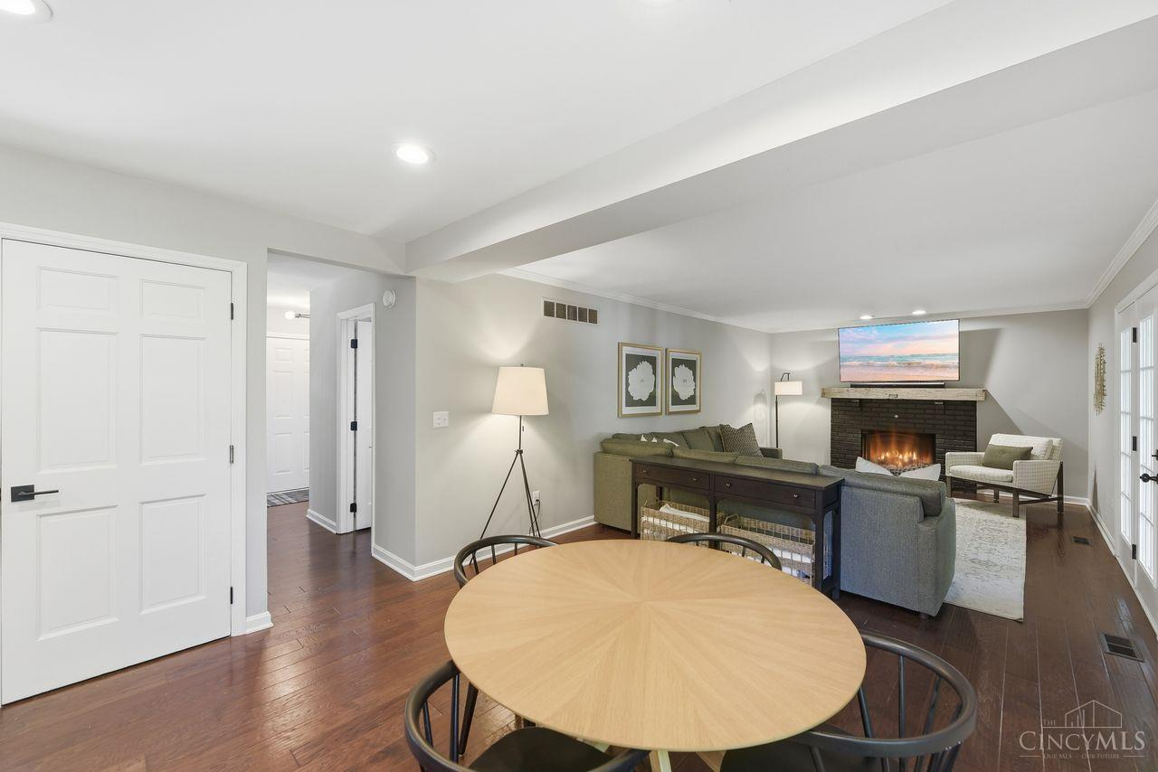 9985 Meadow Hills Drive