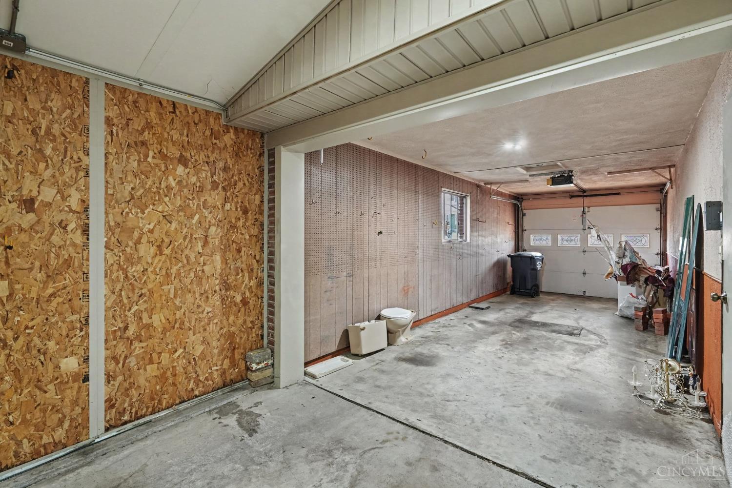 5494 Cleander Drive