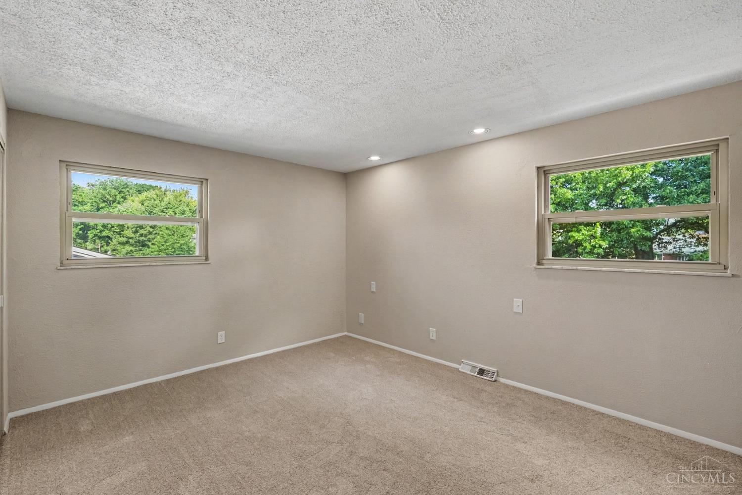5494 Cleander Drive