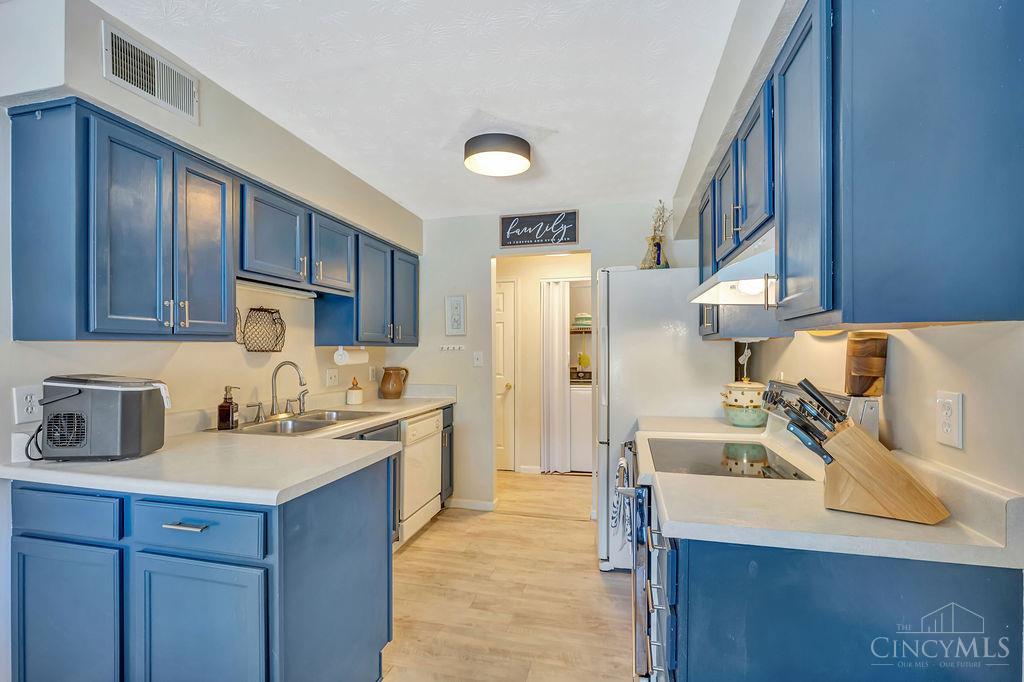 5365 Camelot Drive Unit: 42
