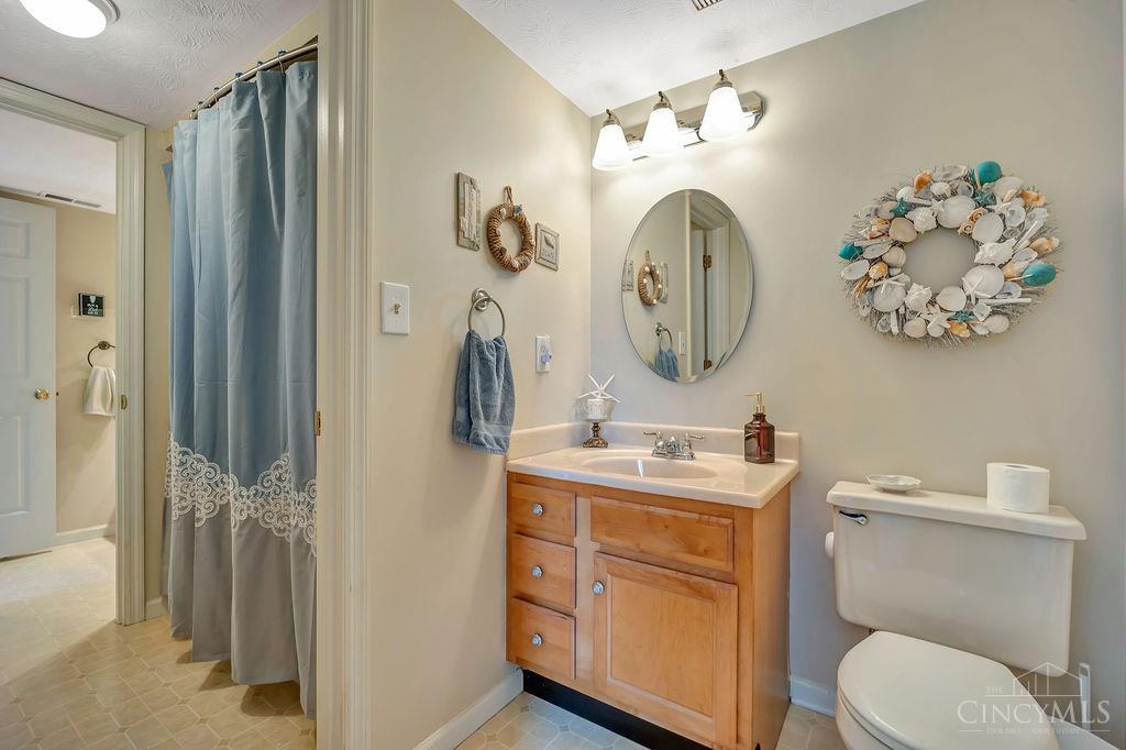 5365 Camelot Drive Unit: 42