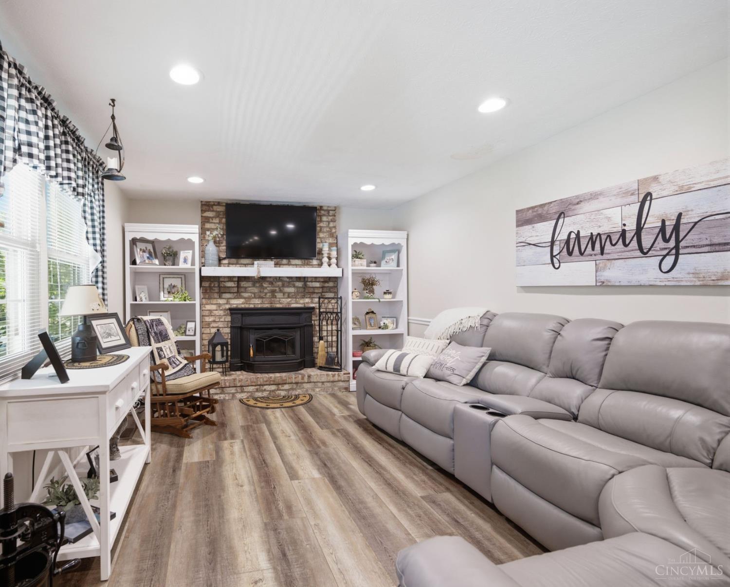 4977 Francisview Drive