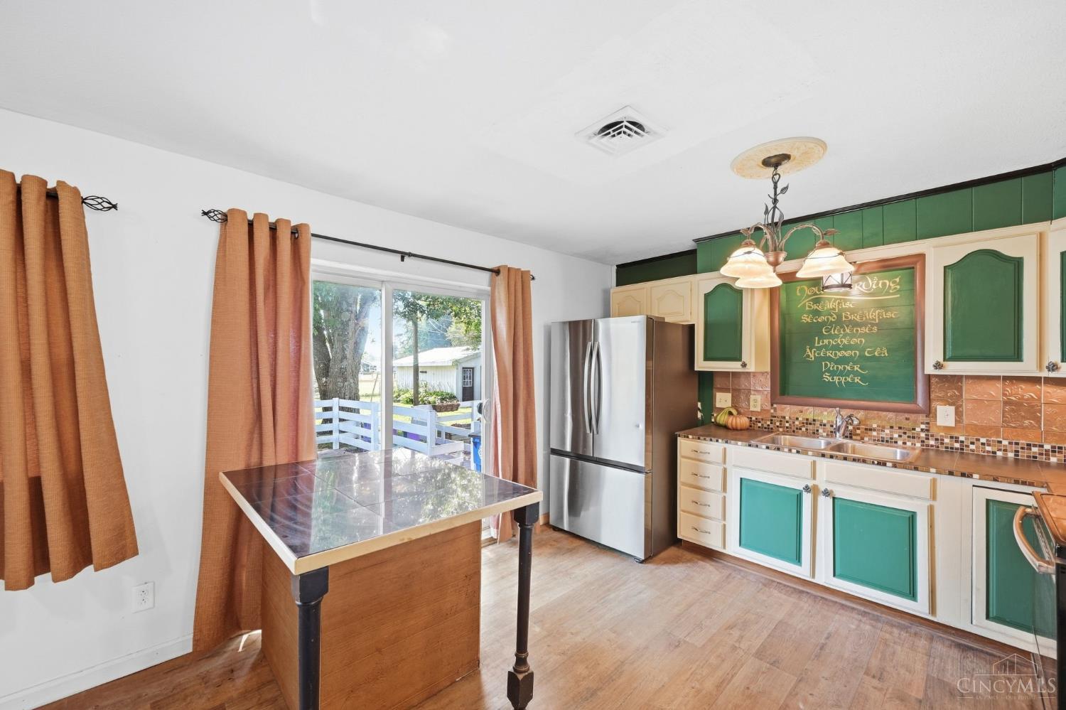 807 Fern Drive