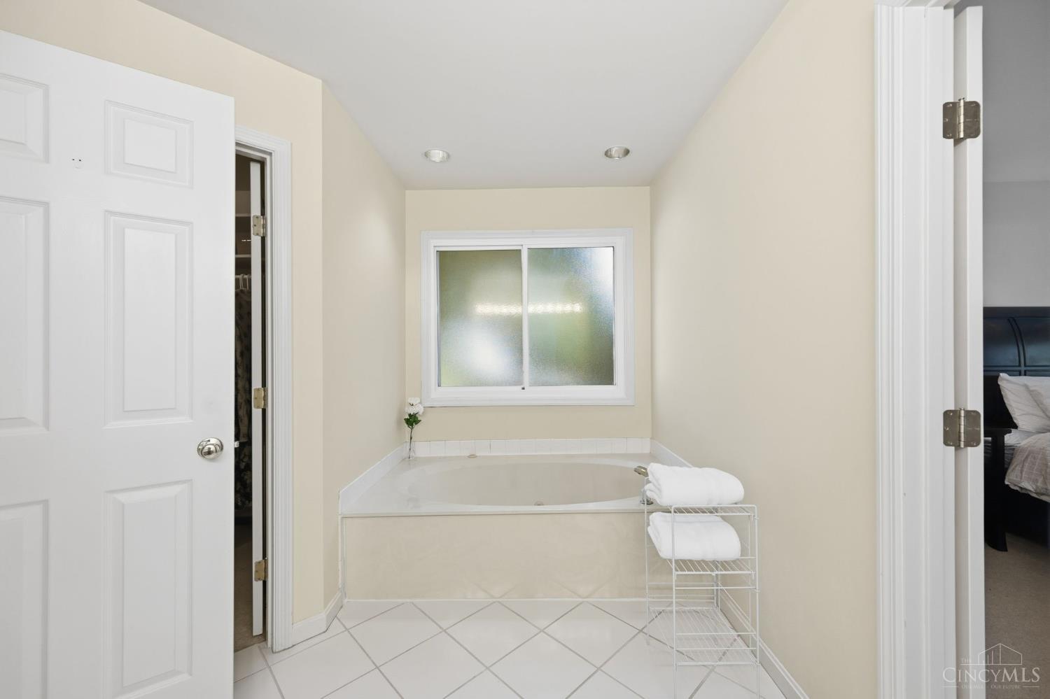 6865 Fox Hill Lane