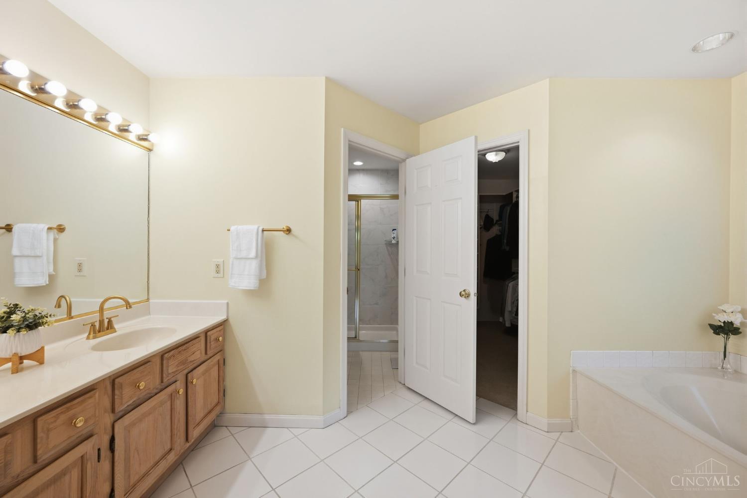 6865 Fox Hill Lane