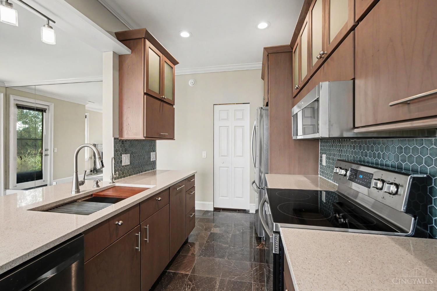 390 Grand Avenue Unit: B