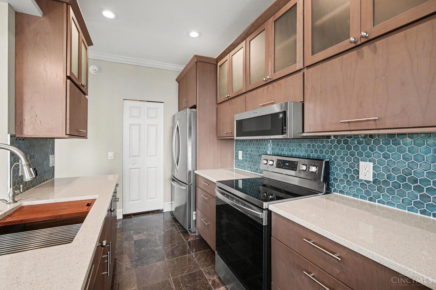 390 Grand Avenue Unit: B