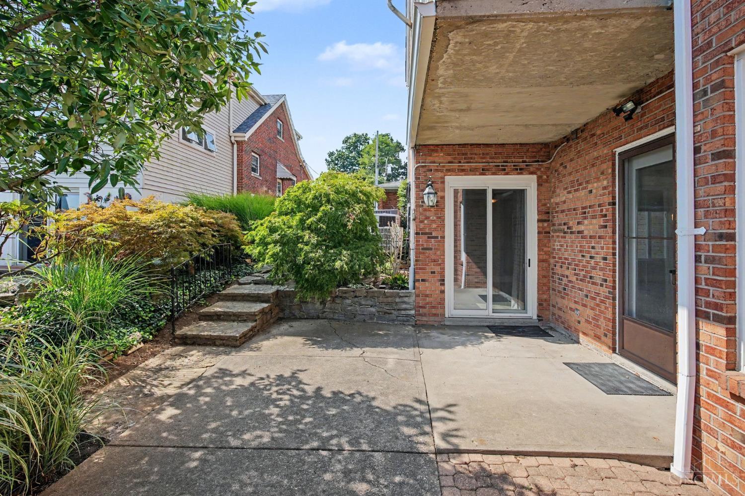 390 Grand Avenue Unit: B