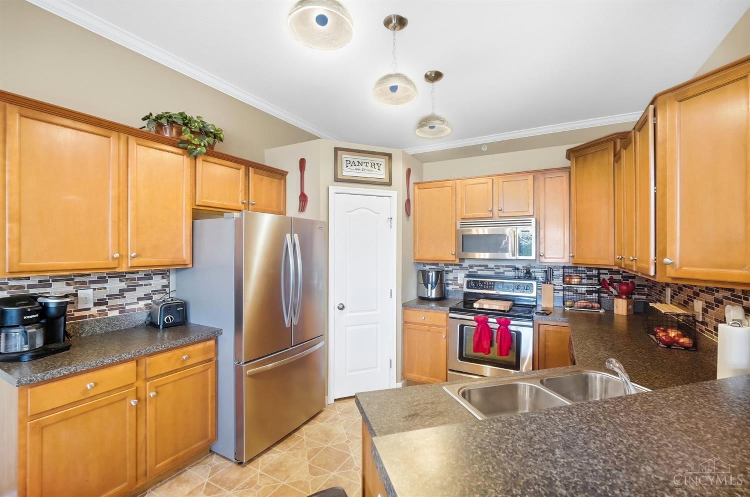 7771 Skyview Circle