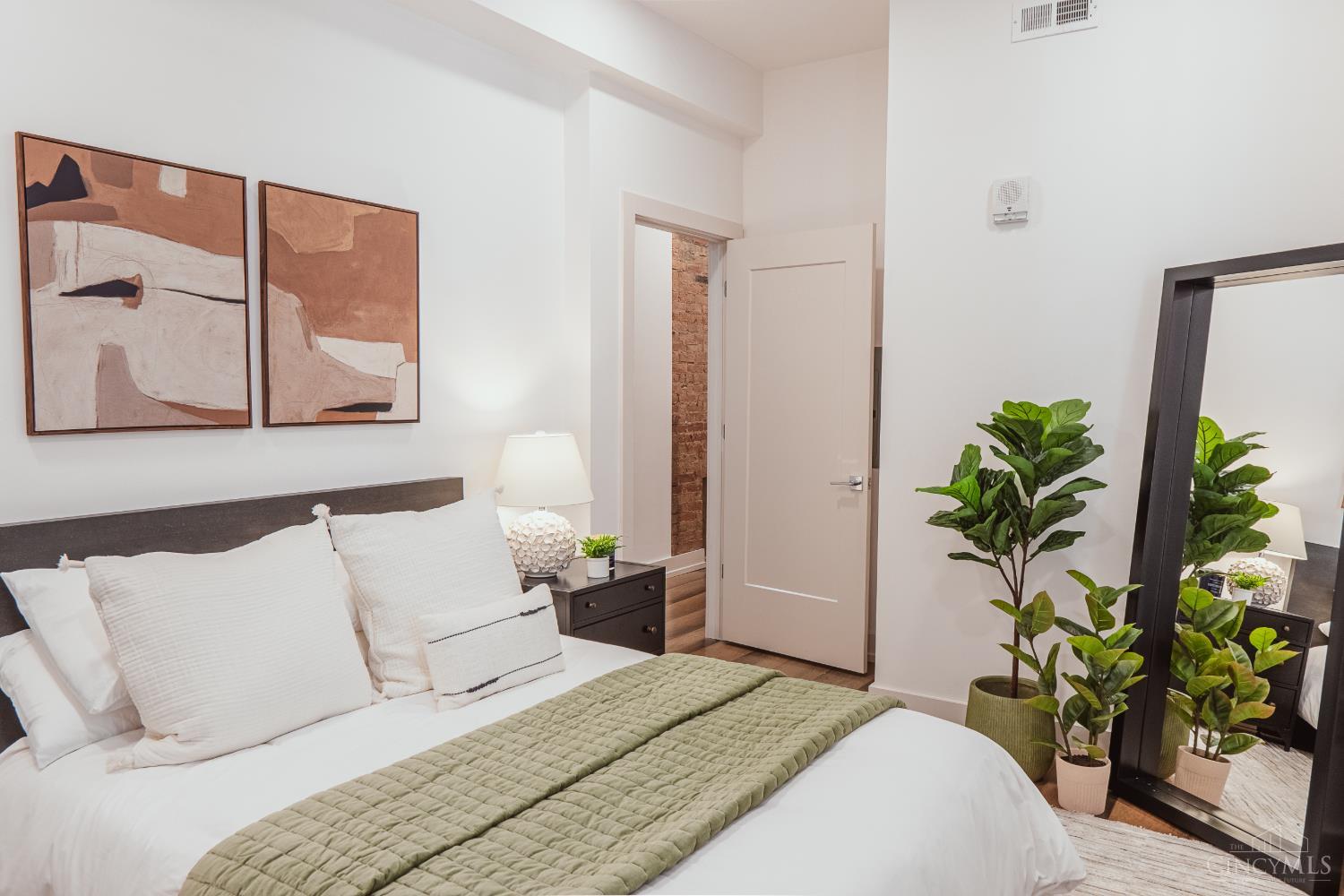 1508 Race Street Unit: 1R