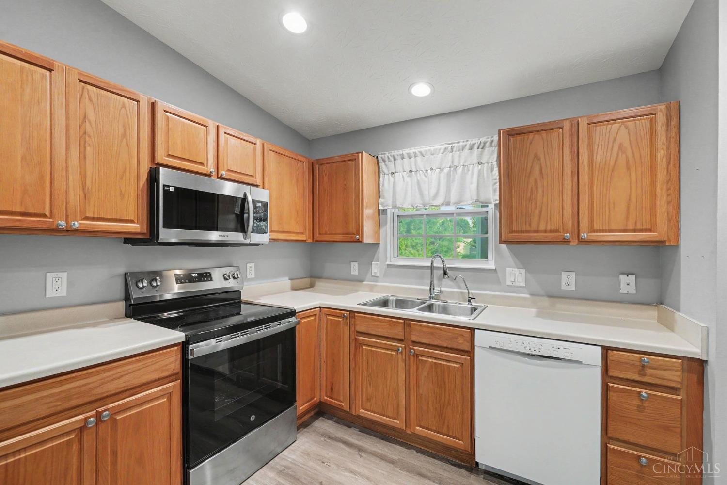 6115 Misty Creek Drive