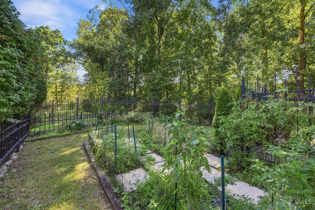 8575 Sleepy Hollow Drive