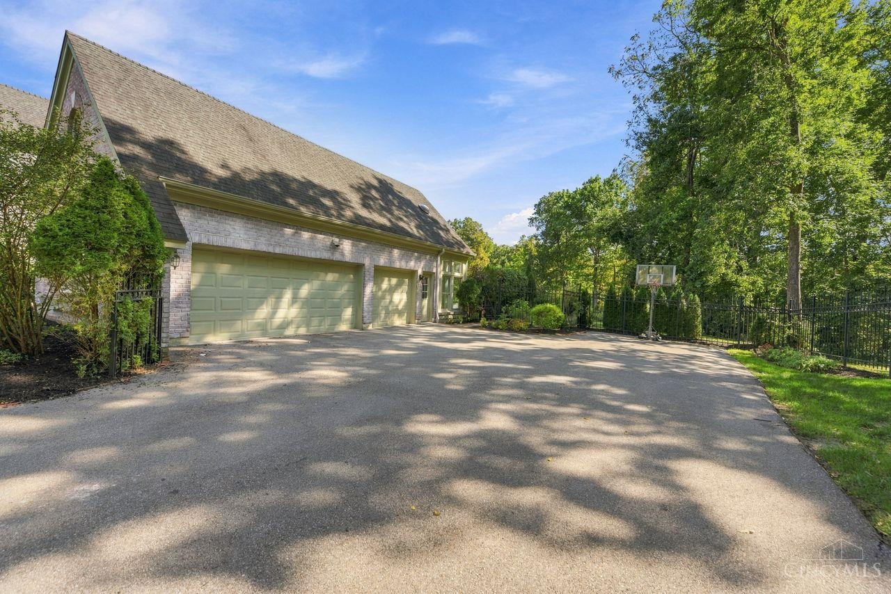 8575 Sleepy Hollow Drive
