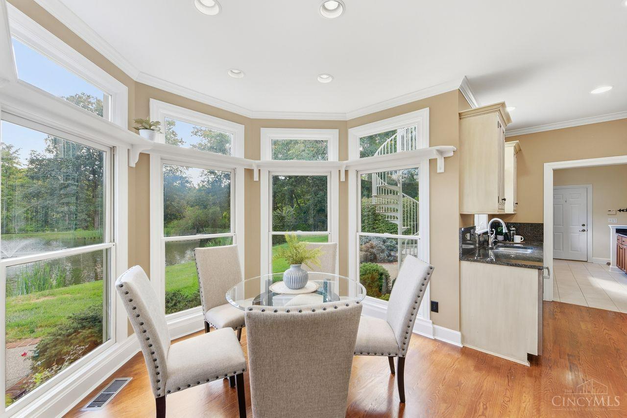 8575 Sleepy Hollow Drive
