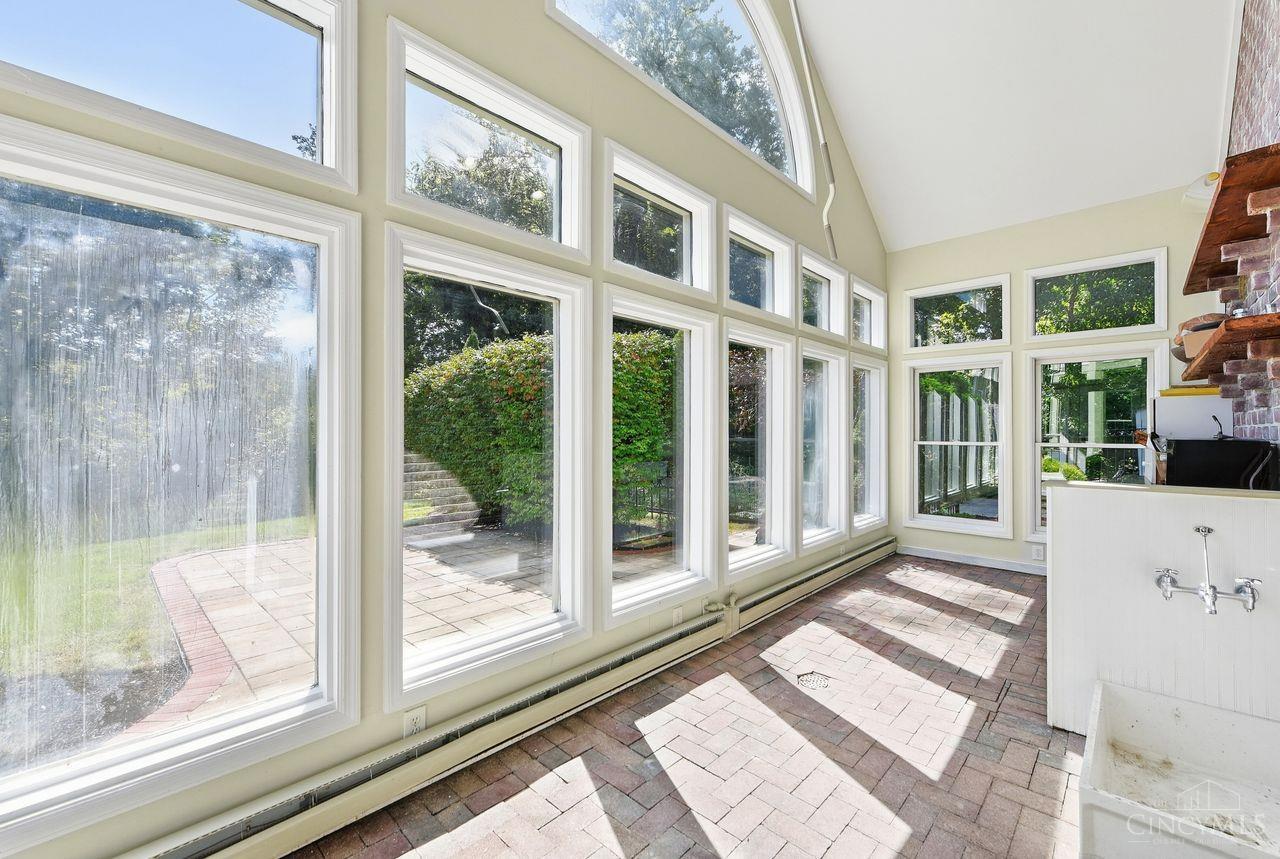 8575 Sleepy Hollow Drive