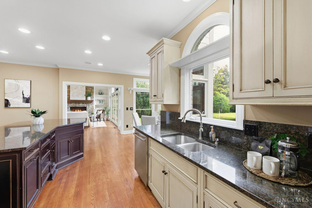 8575 Sleepy Hollow Drive