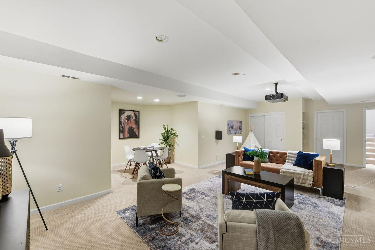 8575 Sleepy Hollow Drive