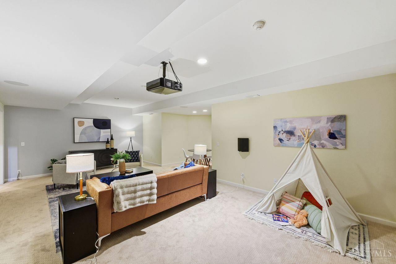 8575 Sleepy Hollow Drive