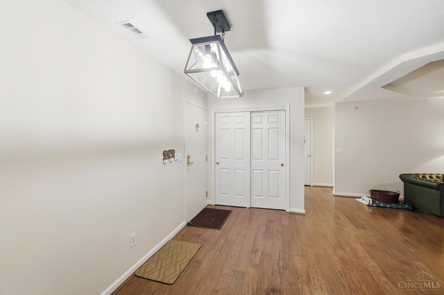 4941 N Arbor Woods Court Unit: 203